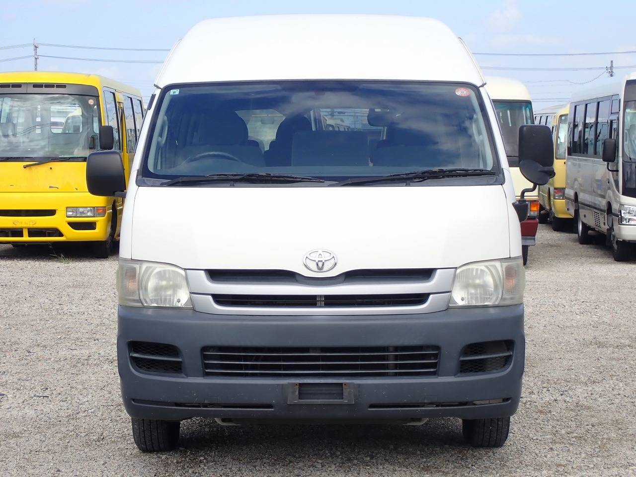 TOYOTA Hiace Commuter