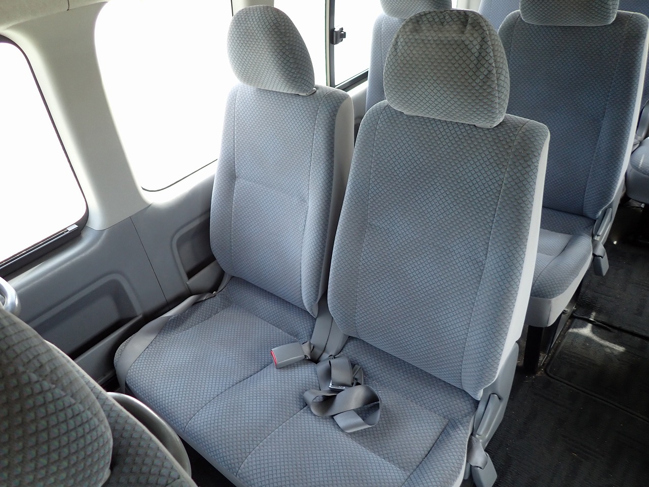 TOYOTA Hiace Commuter