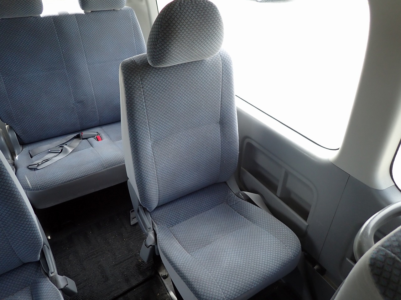 TOYOTA Hiace Commuter