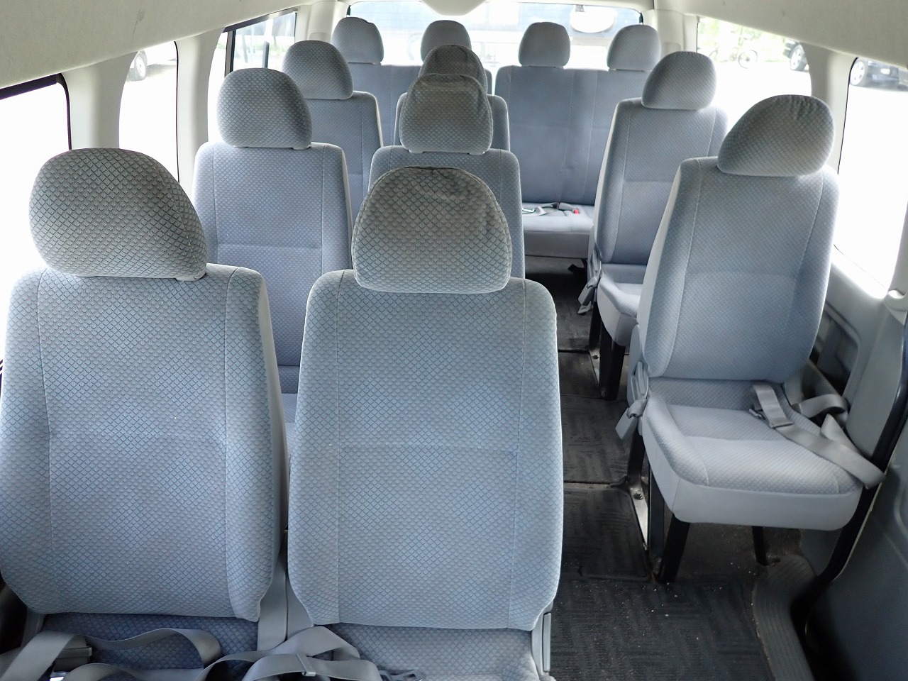 TOYOTA Hiace Commuter