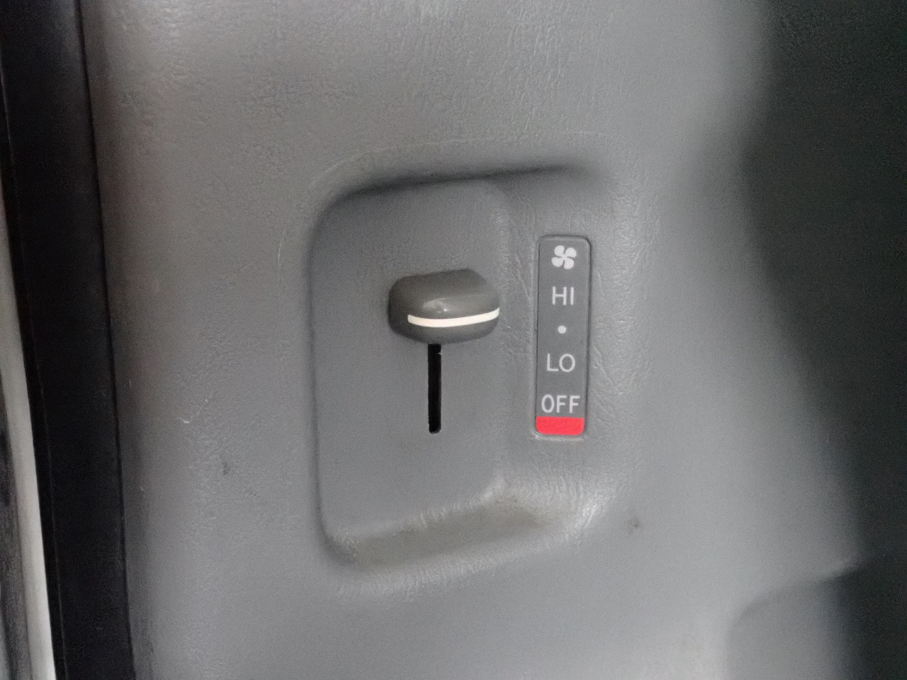 TOYOTA Hiace Commuter