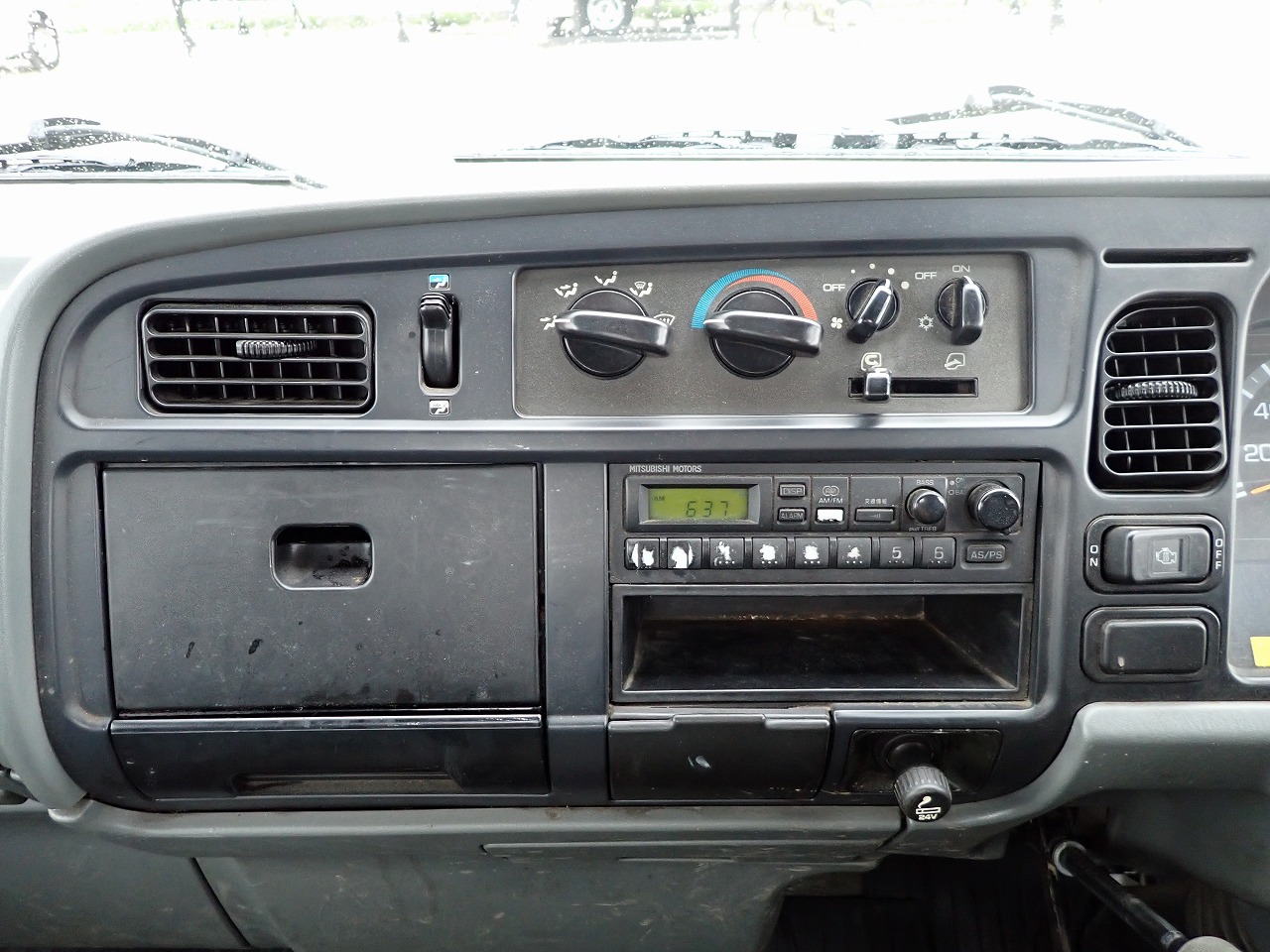 MITSUBISHI Canter