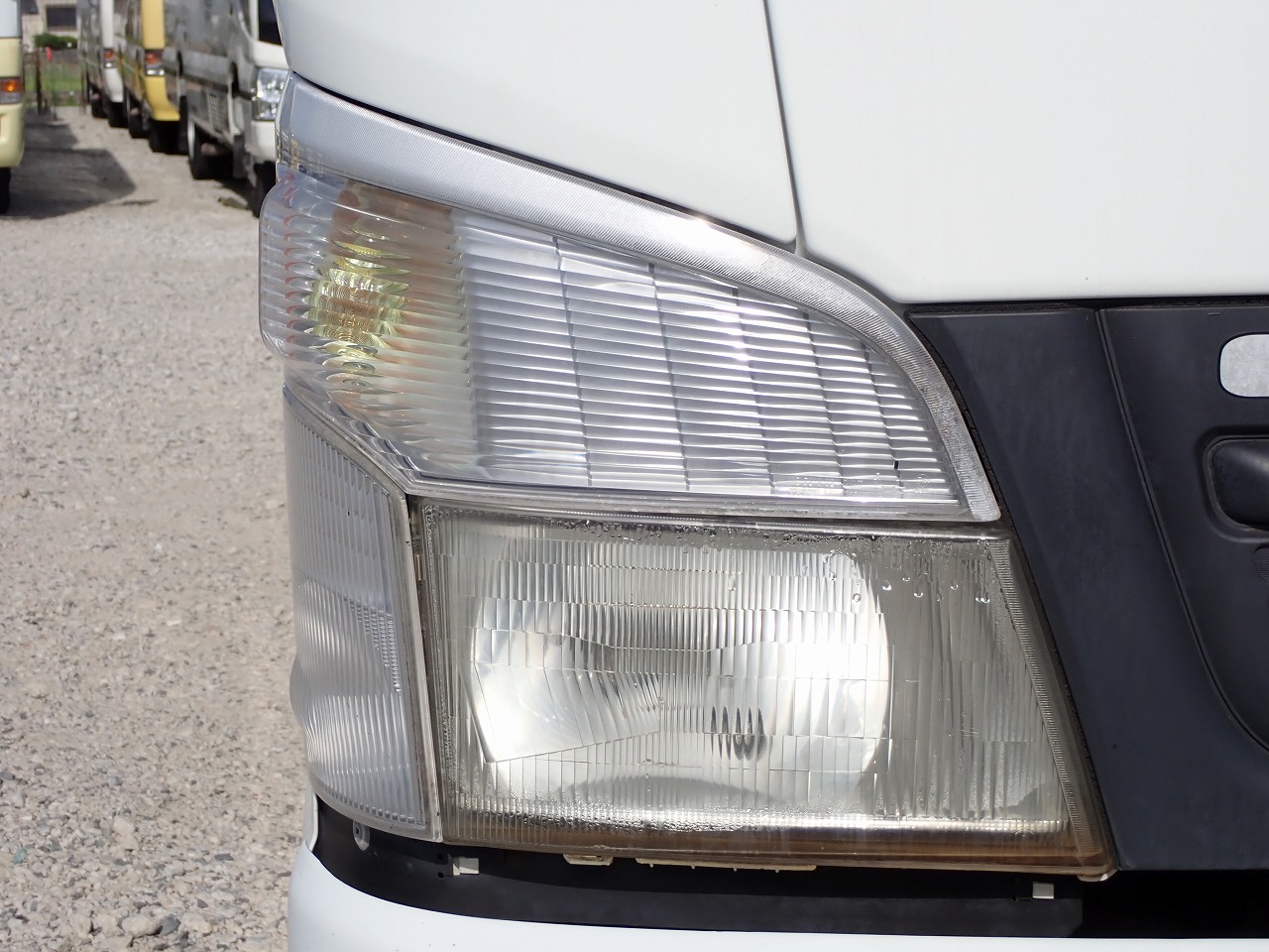 MITSUBISHI Canter