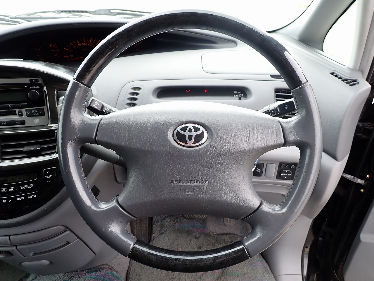 TOYOTA Estima