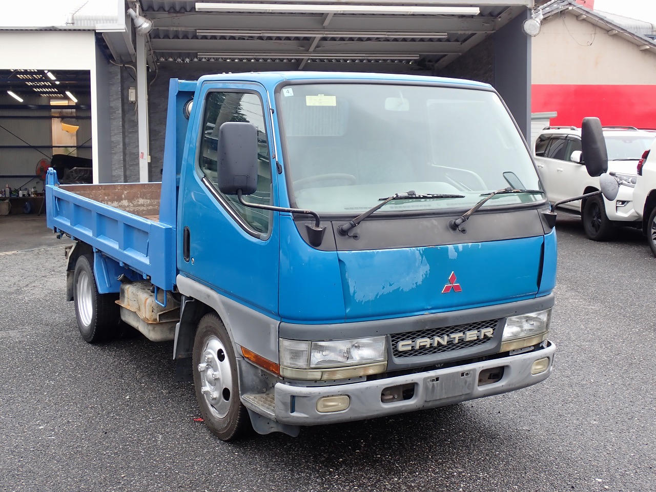 MITSUBISHI Canter