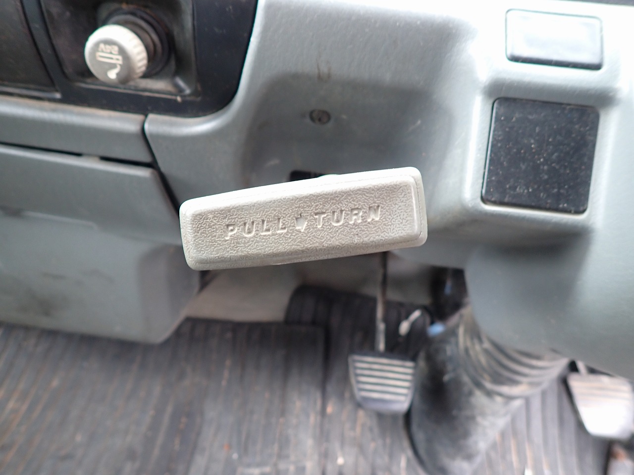 MITSUBISHI Canter