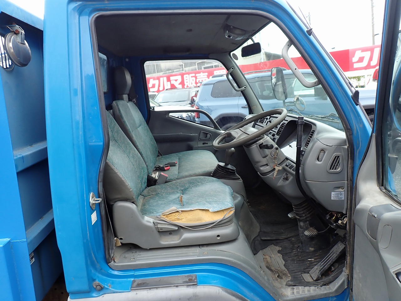 MITSUBISHI Canter
