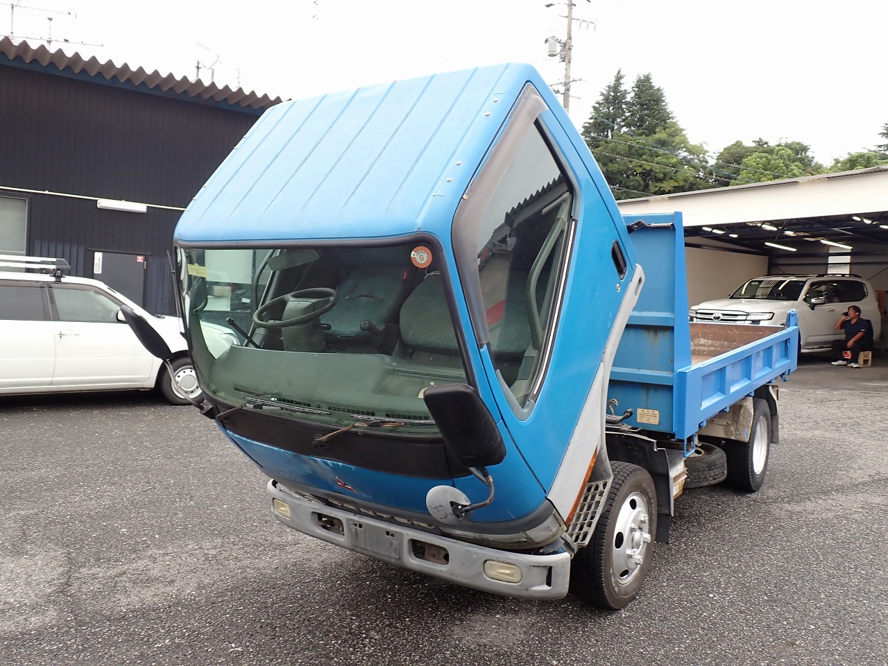 MITSUBISHI Canter