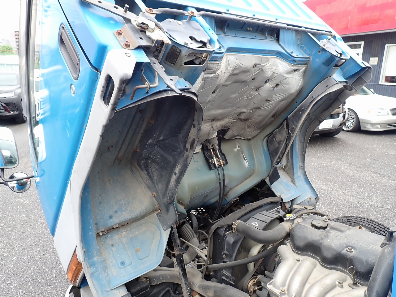 MITSUBISHI Canter