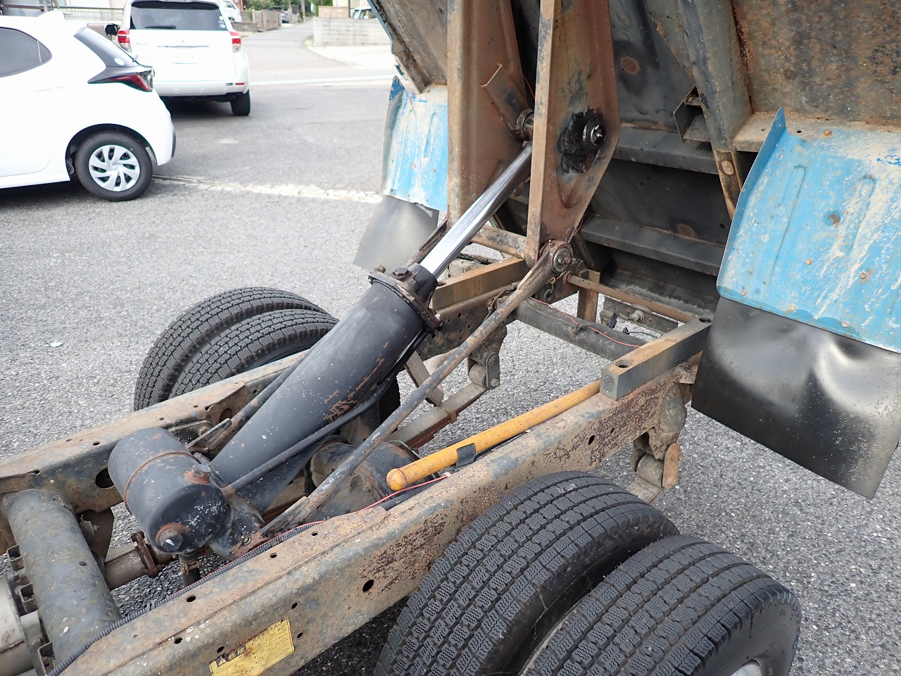 MITSUBISHI Canter