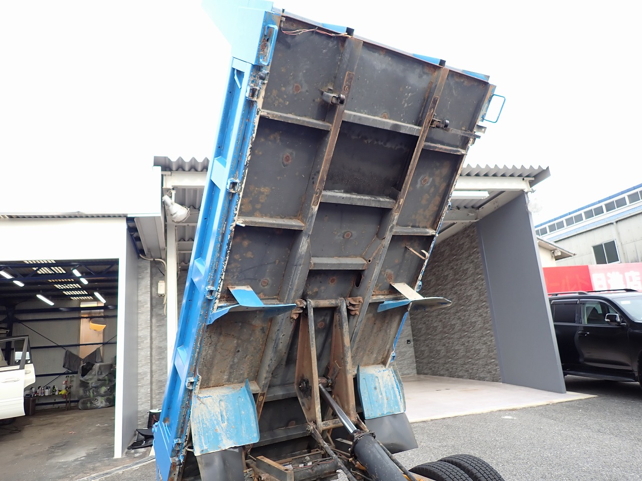 MITSUBISHI Canter