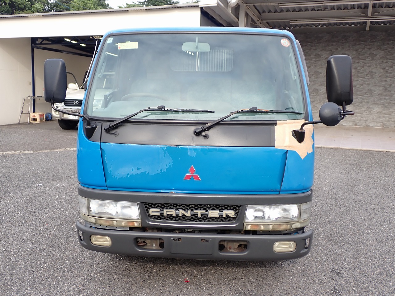 MITSUBISHI Canter