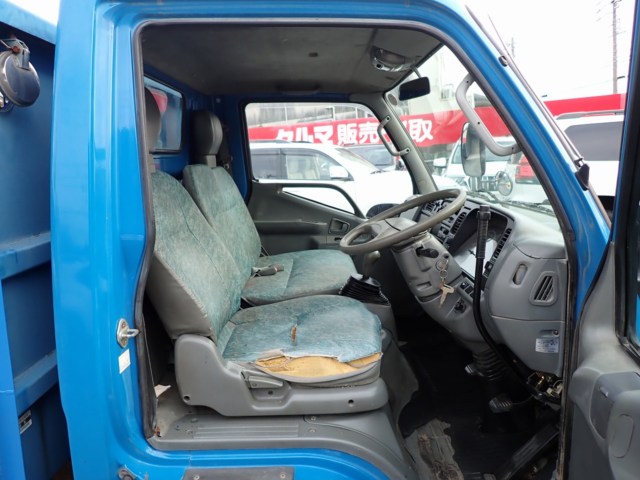 MITSUBISHI Canter