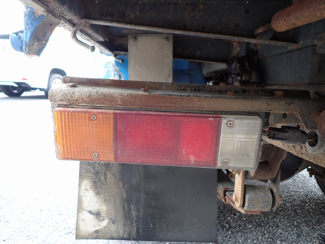 MITSUBISHI Canter