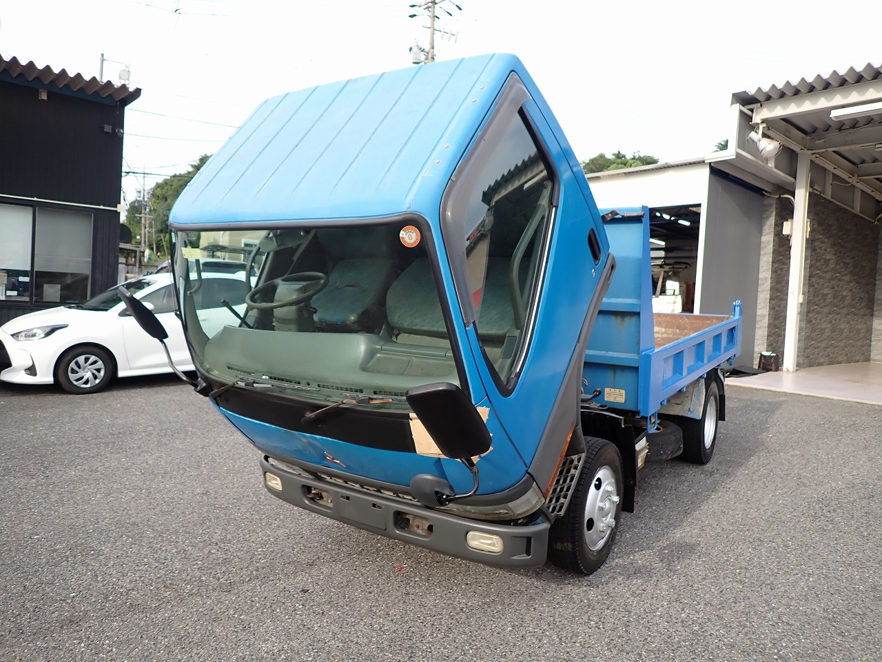 MITSUBISHI Canter