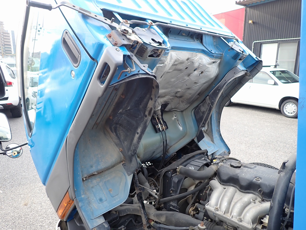 MITSUBISHI Canter