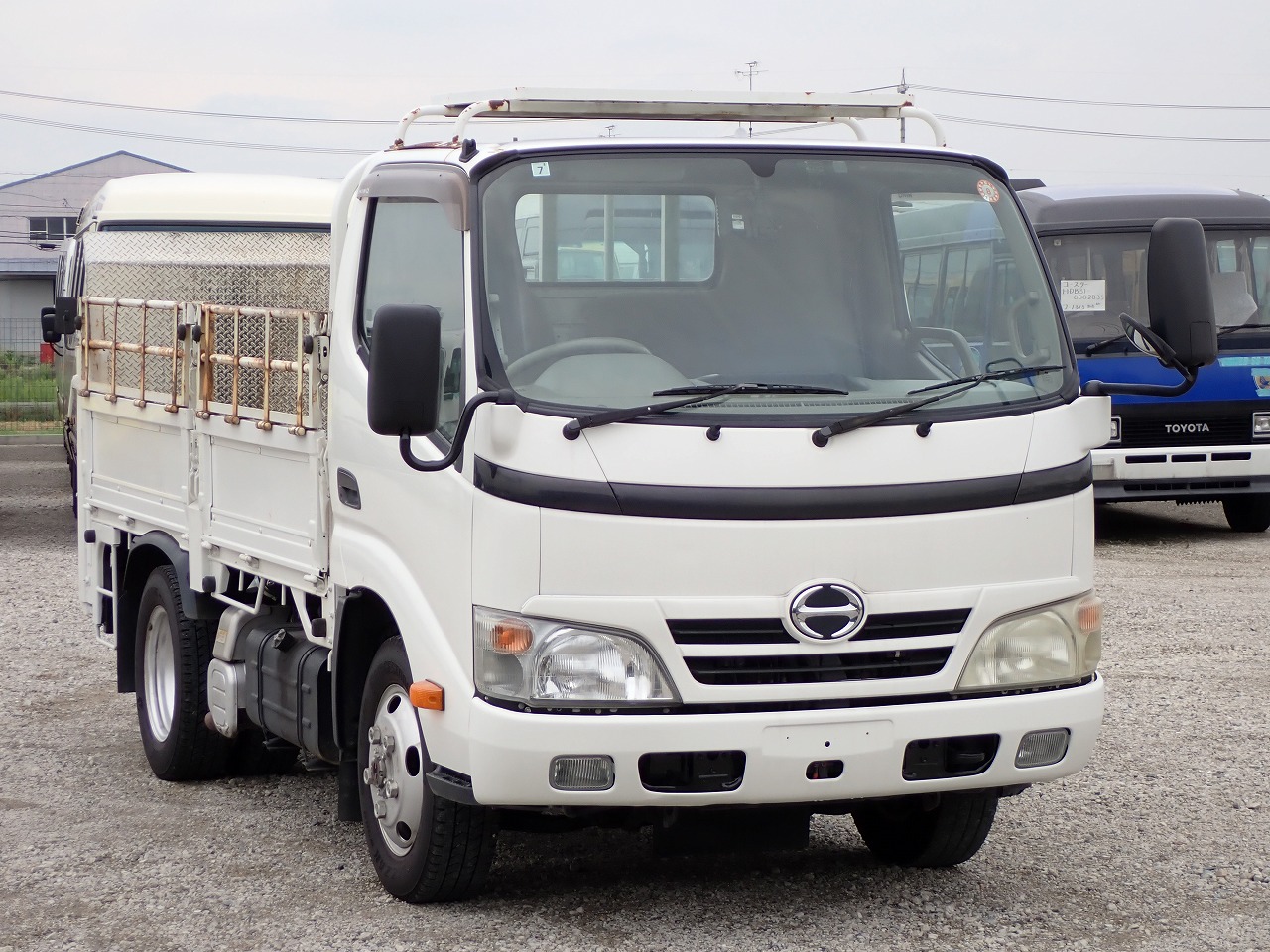 HINO Dutro