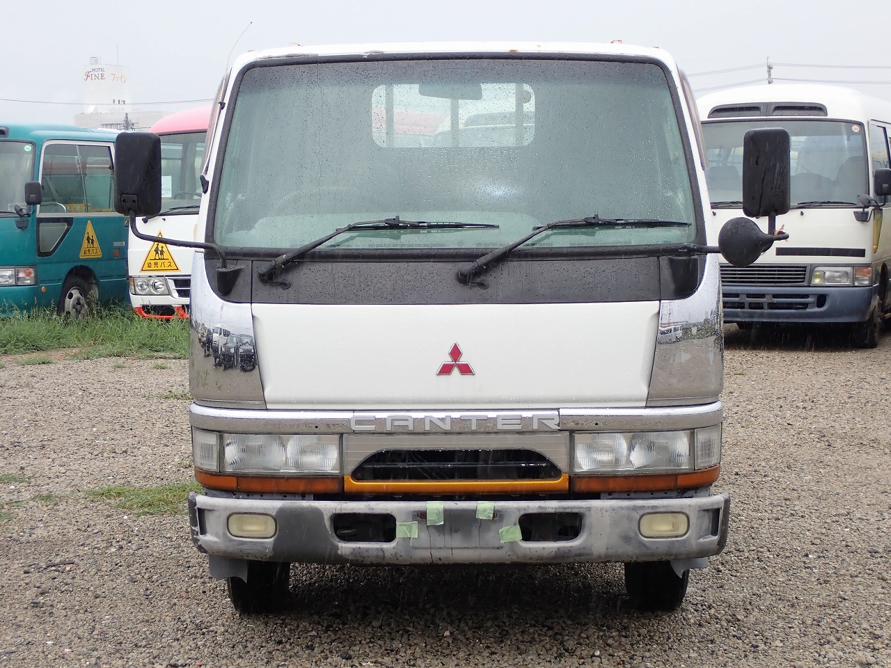 MITSUBISHI Canter