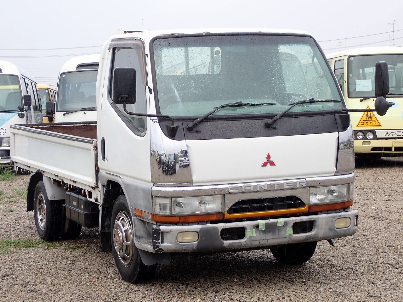 MITSUBISHI Canter