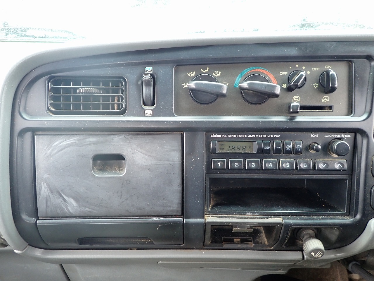 MITSUBISHI Canter