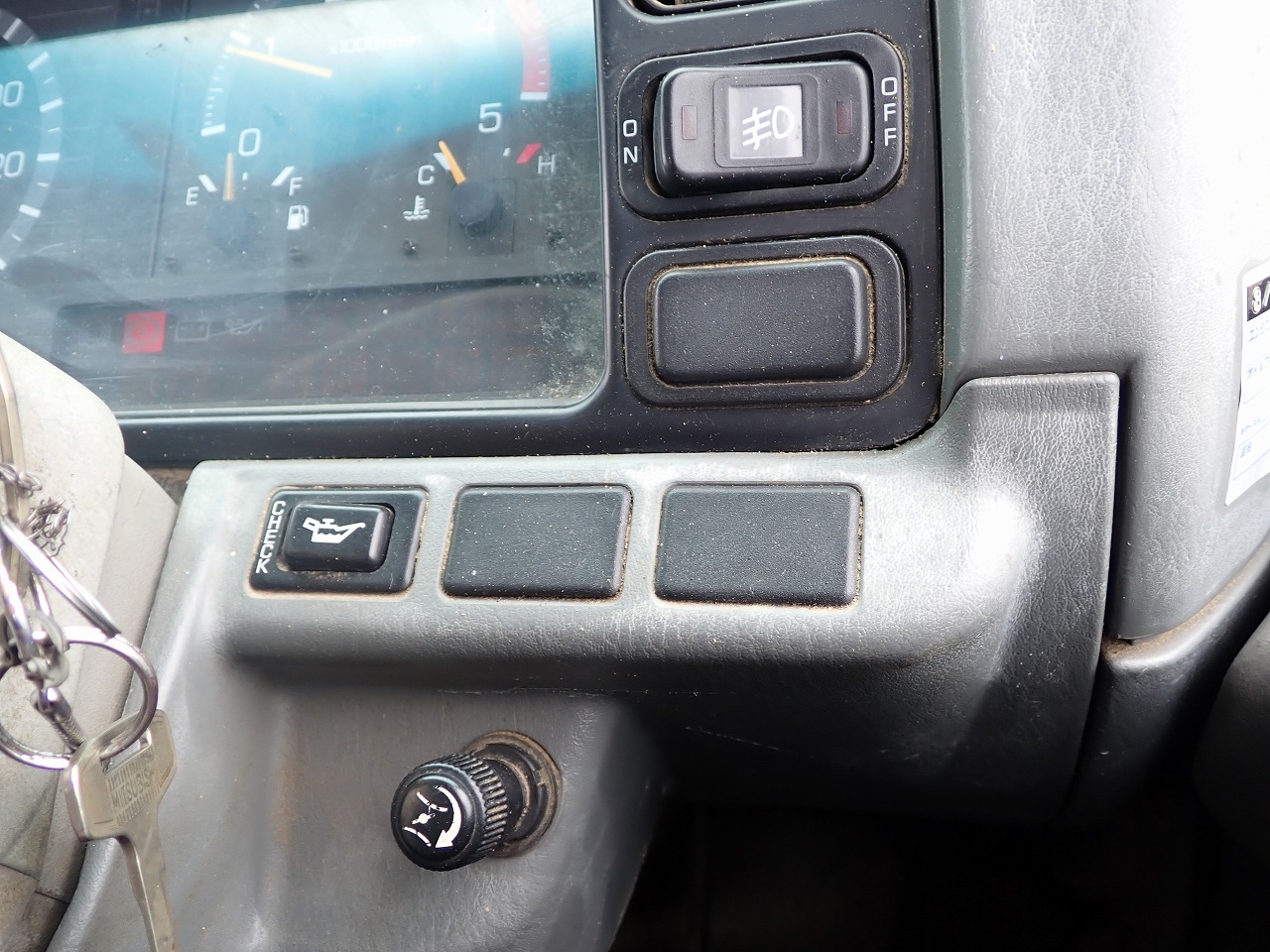 MITSUBISHI Canter