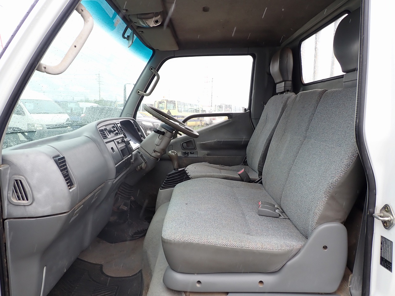 MITSUBISHI Canter