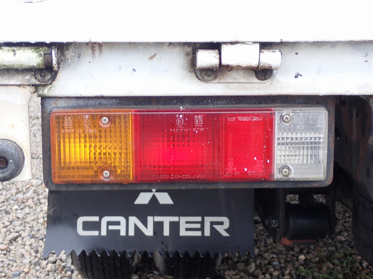 MITSUBISHI Canter