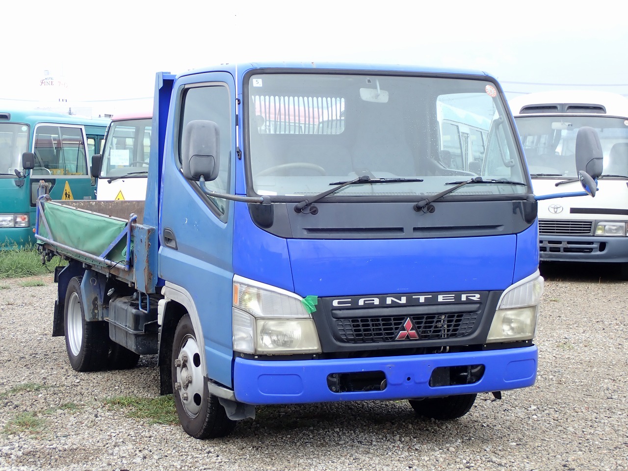 MITSUBISHI Canter