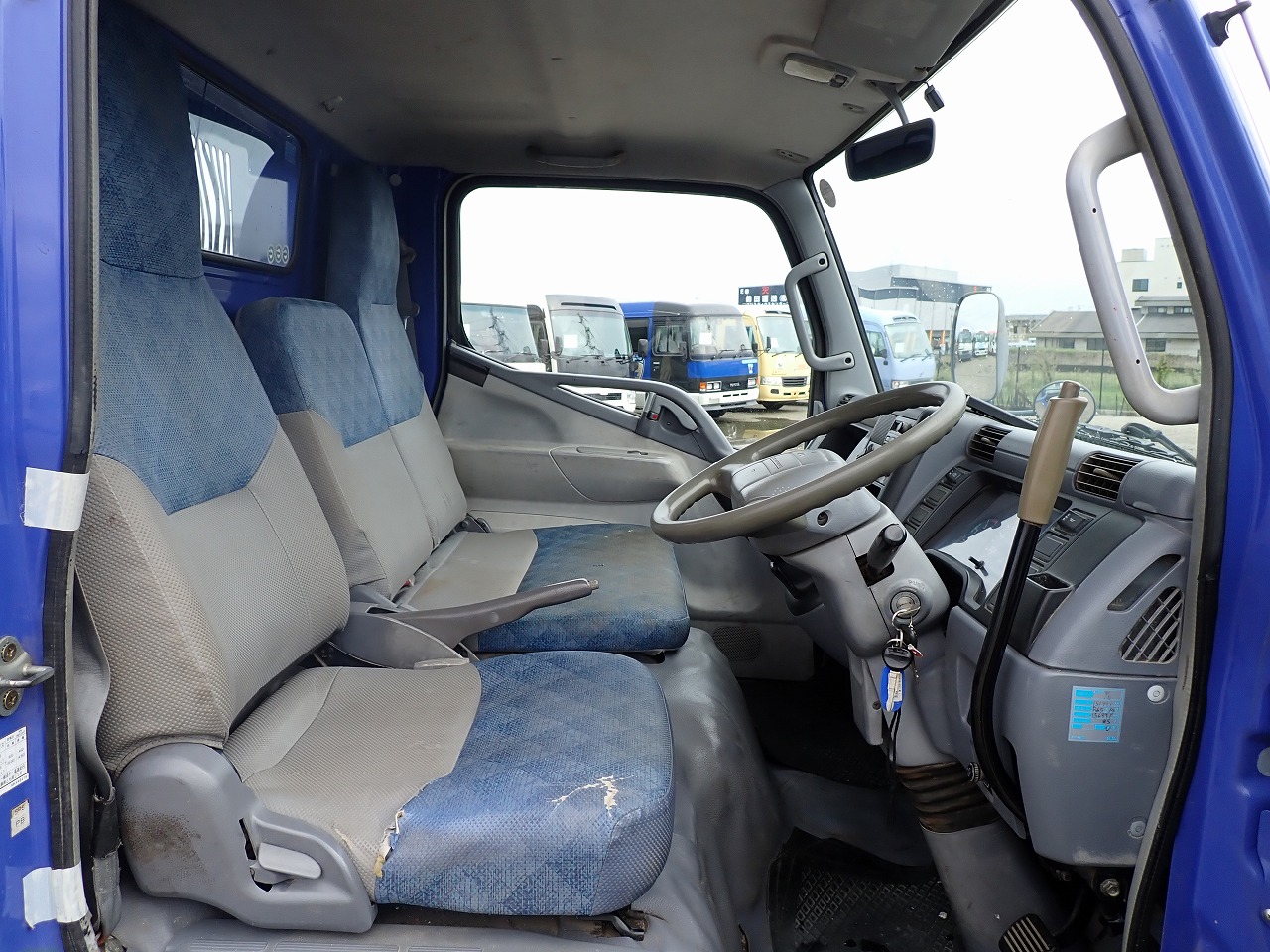 MITSUBISHI Canter