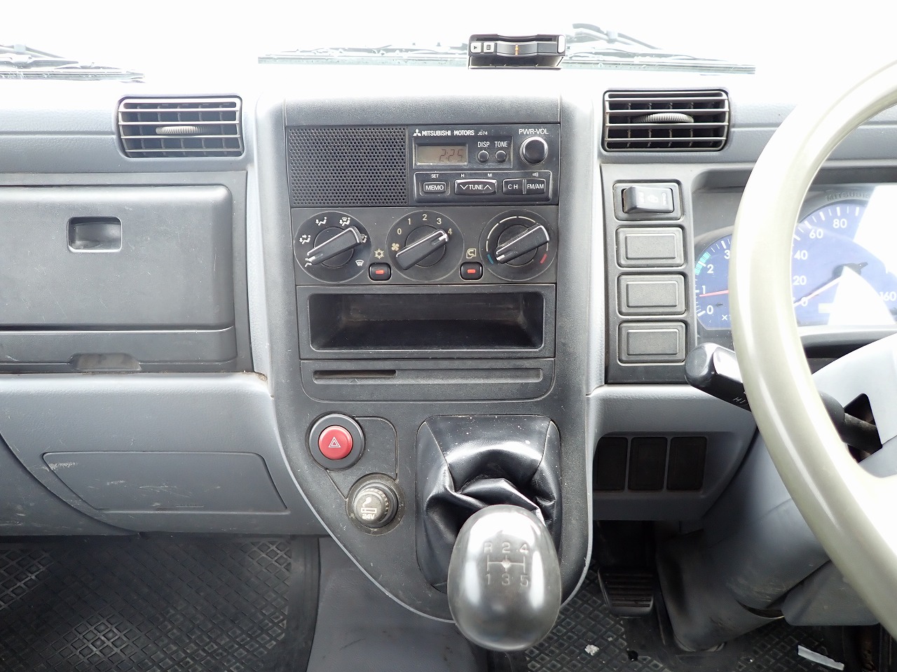 MITSUBISHI Canter