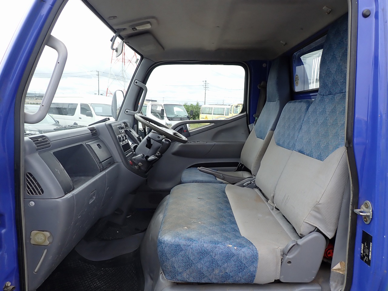 MITSUBISHI Canter