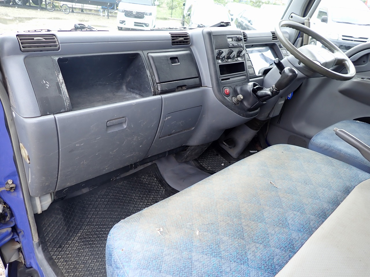 MITSUBISHI Canter