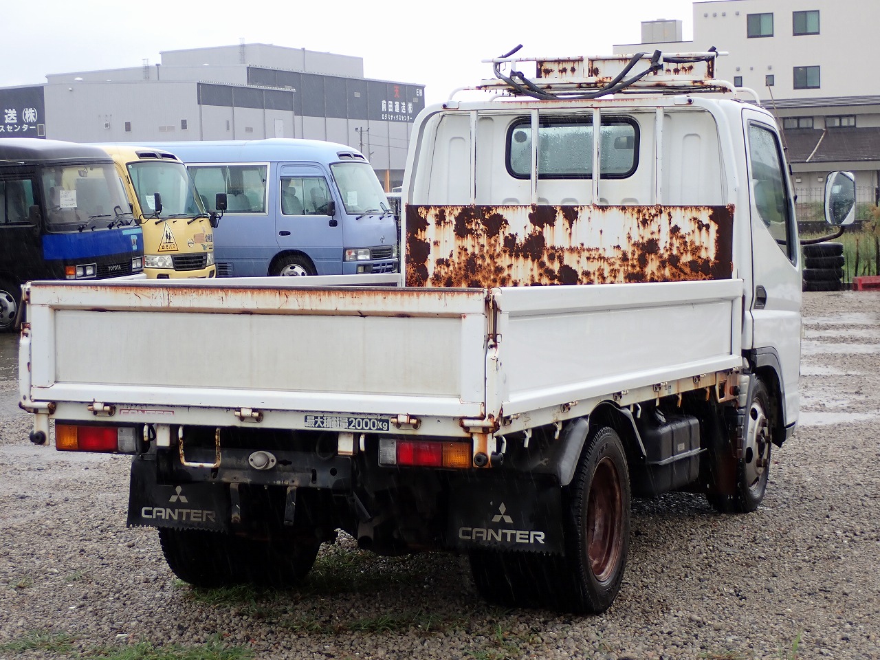 MITSUBISHI Canter