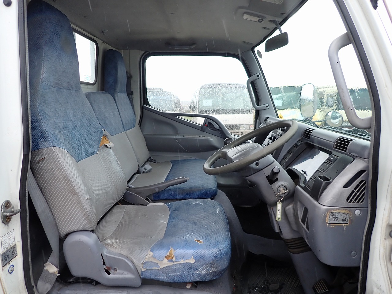 MITSUBISHI Canter