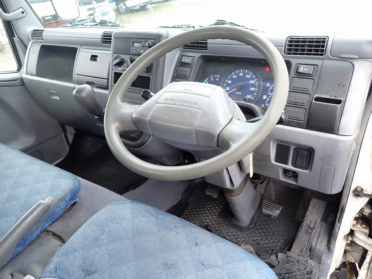 MITSUBISHI Canter