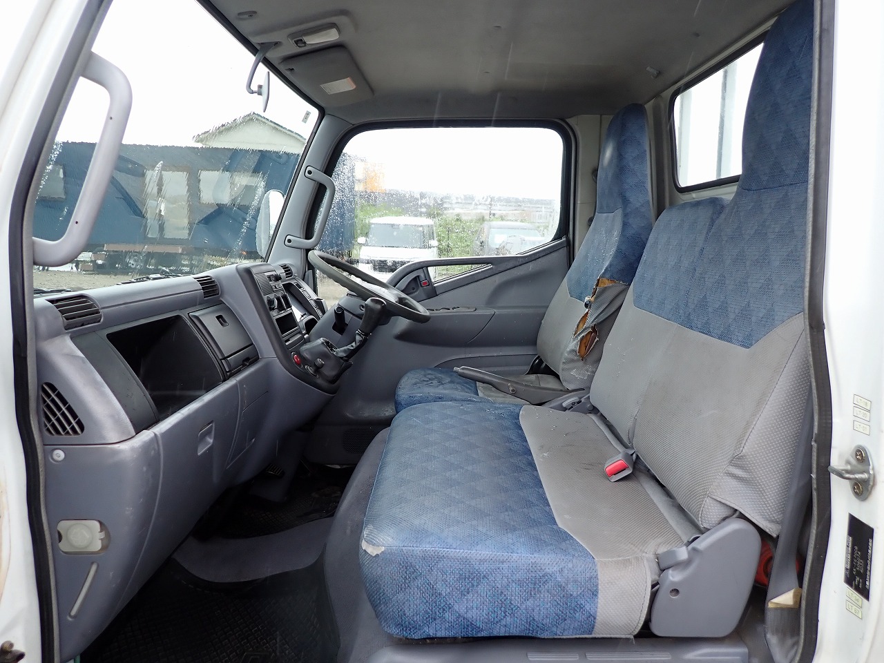 MITSUBISHI Canter