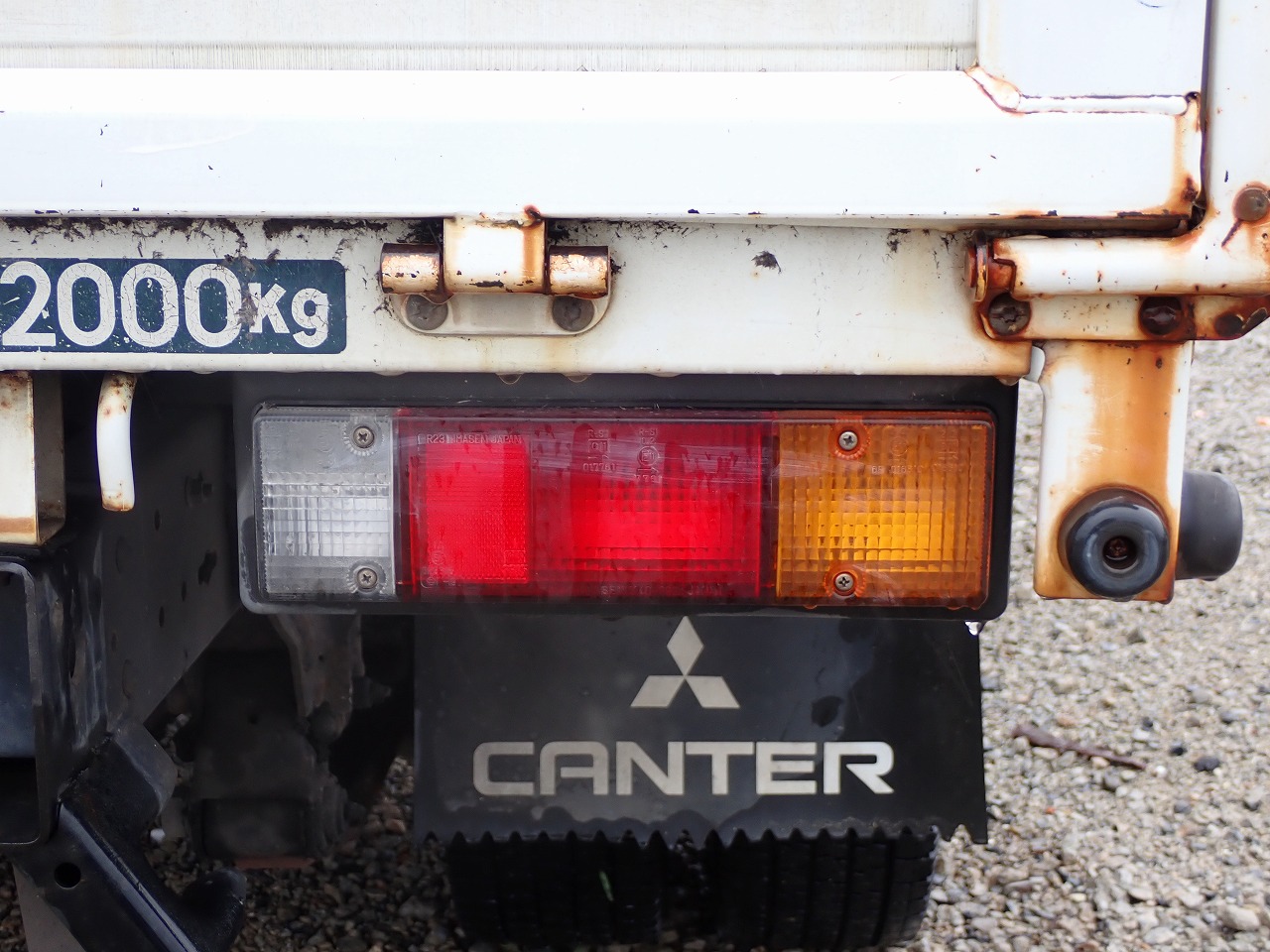 MITSUBISHI Canter