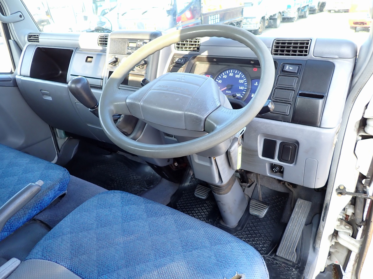 MITSUBISHI Canter