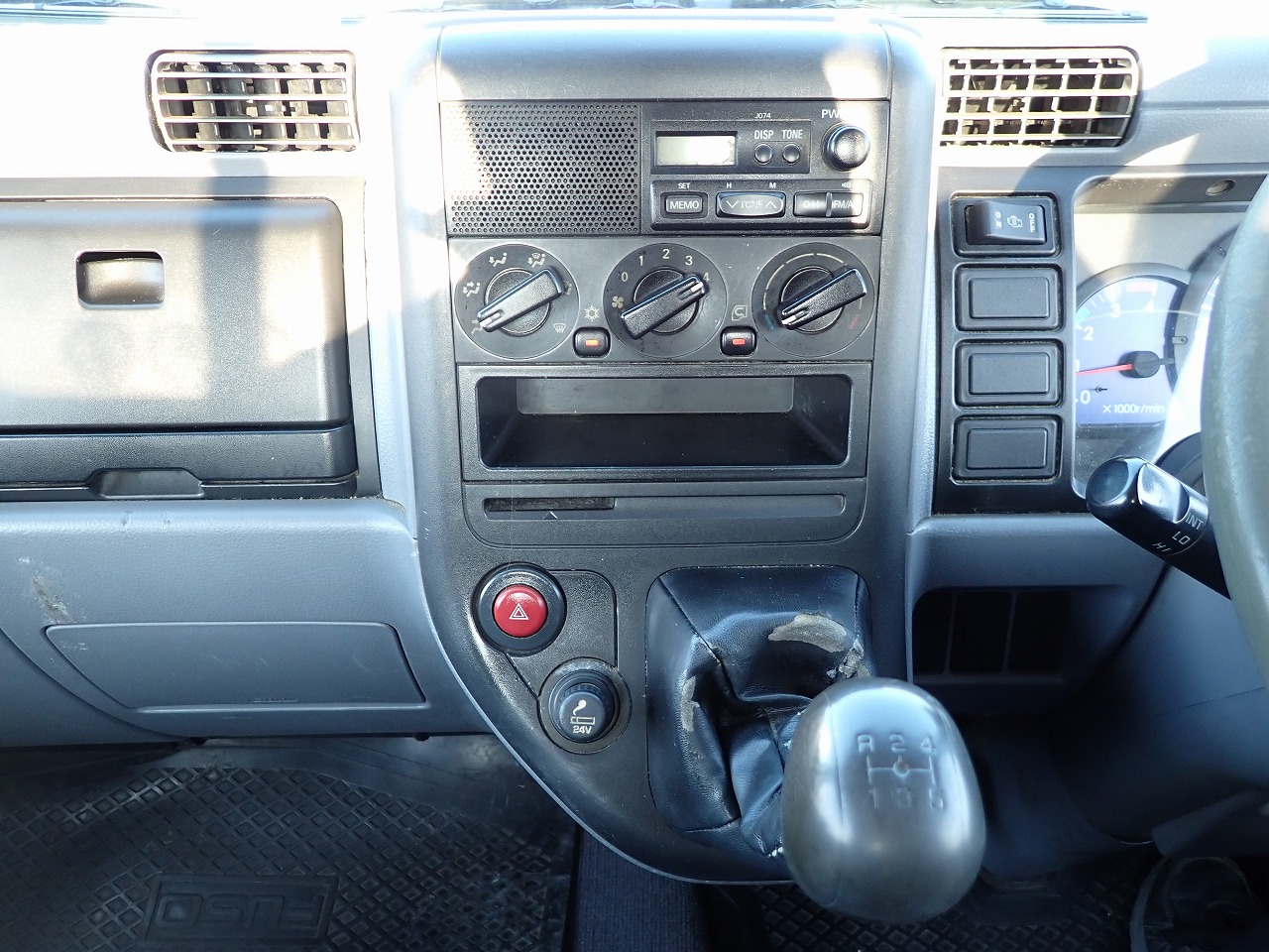 MITSUBISHI Canter