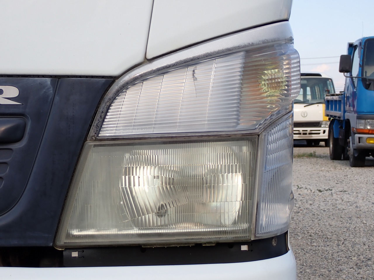 MITSUBISHI Canter