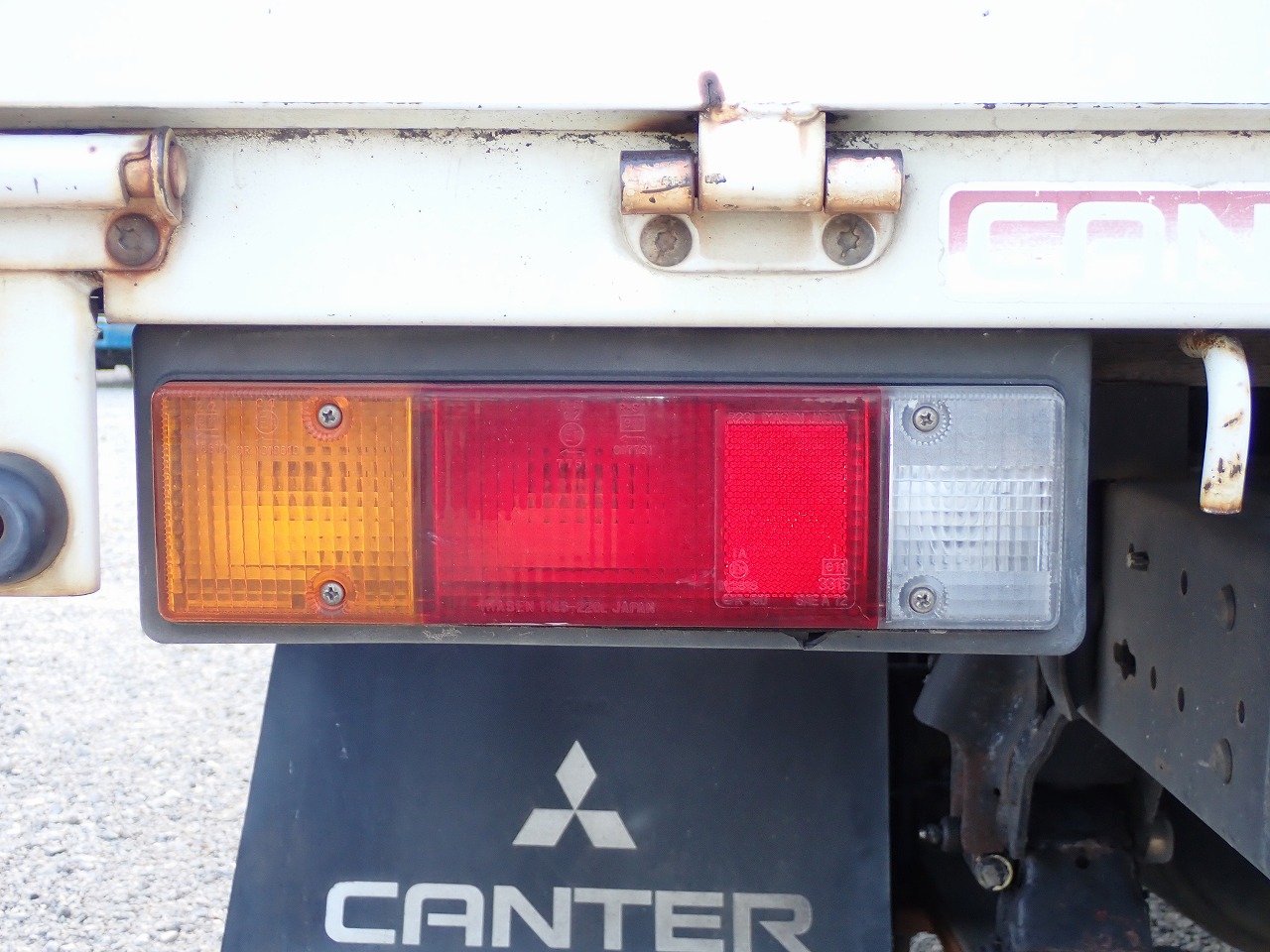 MITSUBISHI Canter