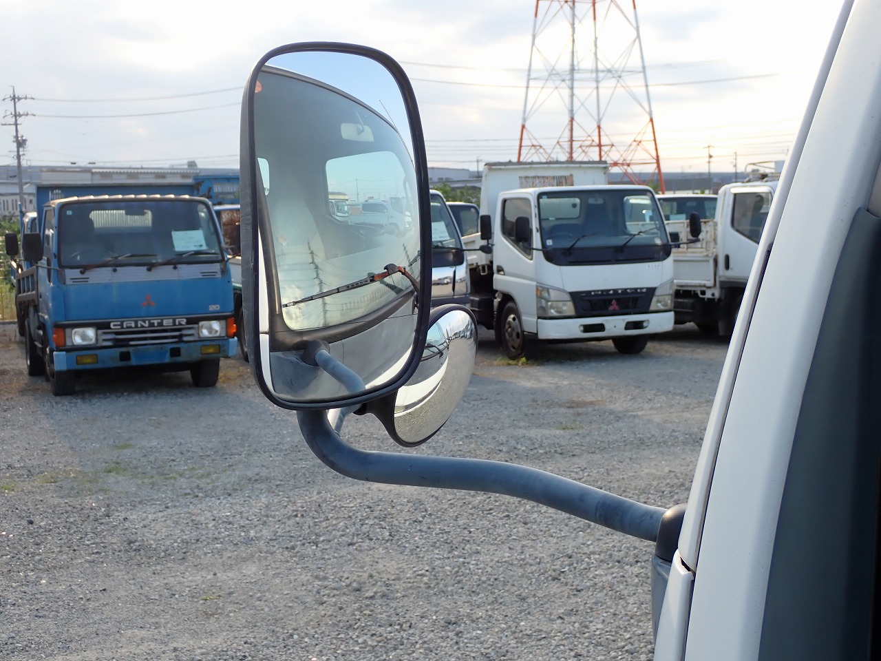 MITSUBISHI Canter