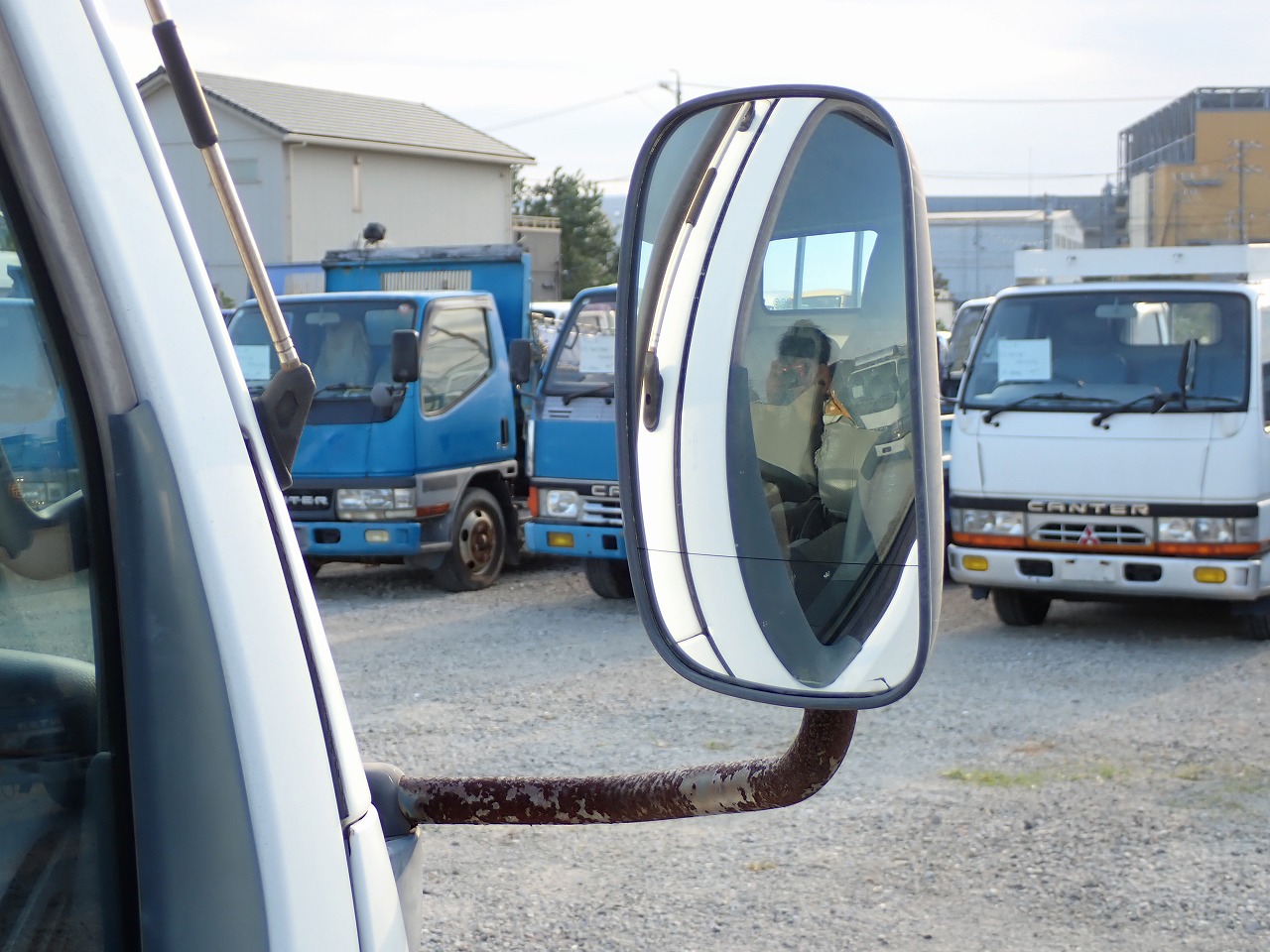 MITSUBISHI Canter