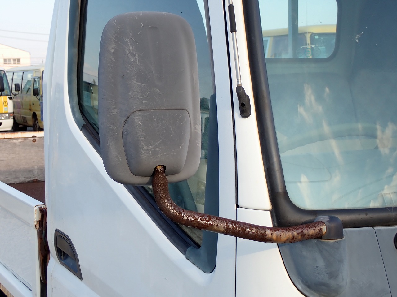 MITSUBISHI Canter