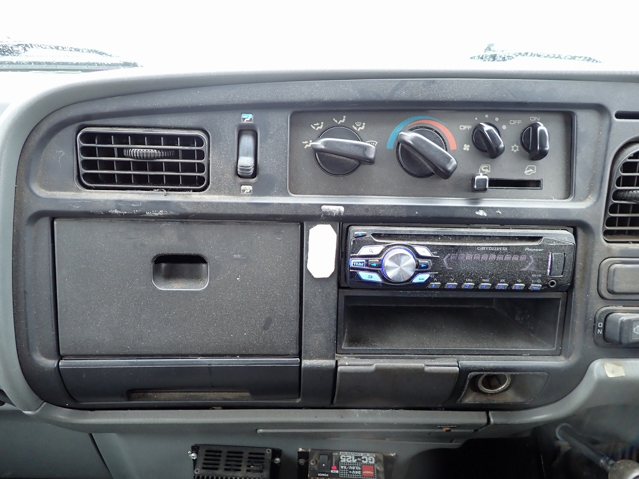 MITSUBISHI Canter