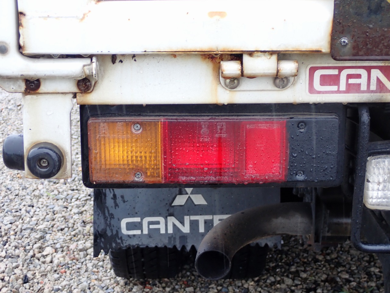 MITSUBISHI Canter