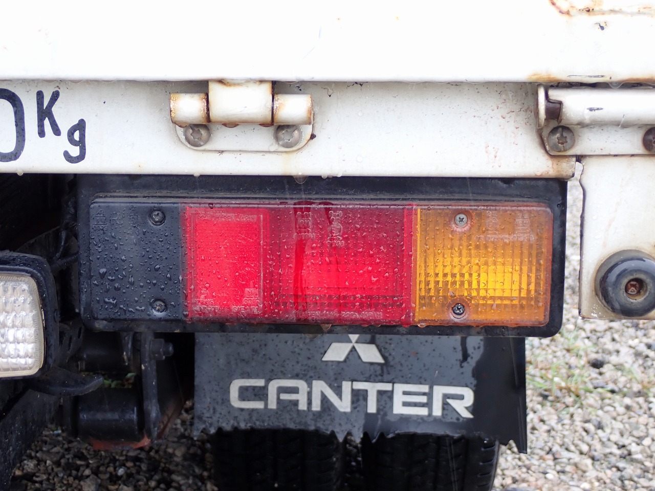 MITSUBISHI Canter