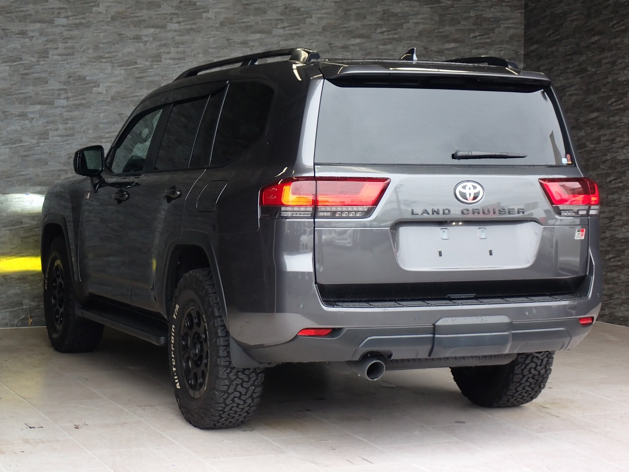 TOYOTA Land Cruiser
