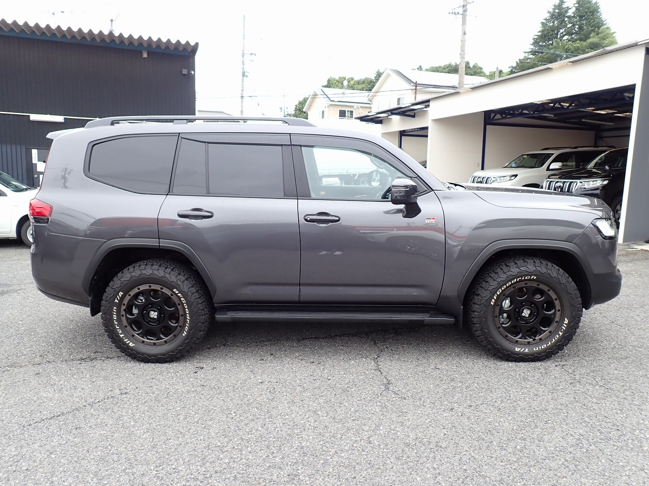 TOYOTA Land Cruiser