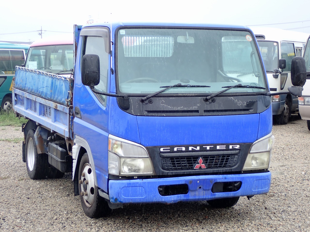 MITSUBISHI Canter